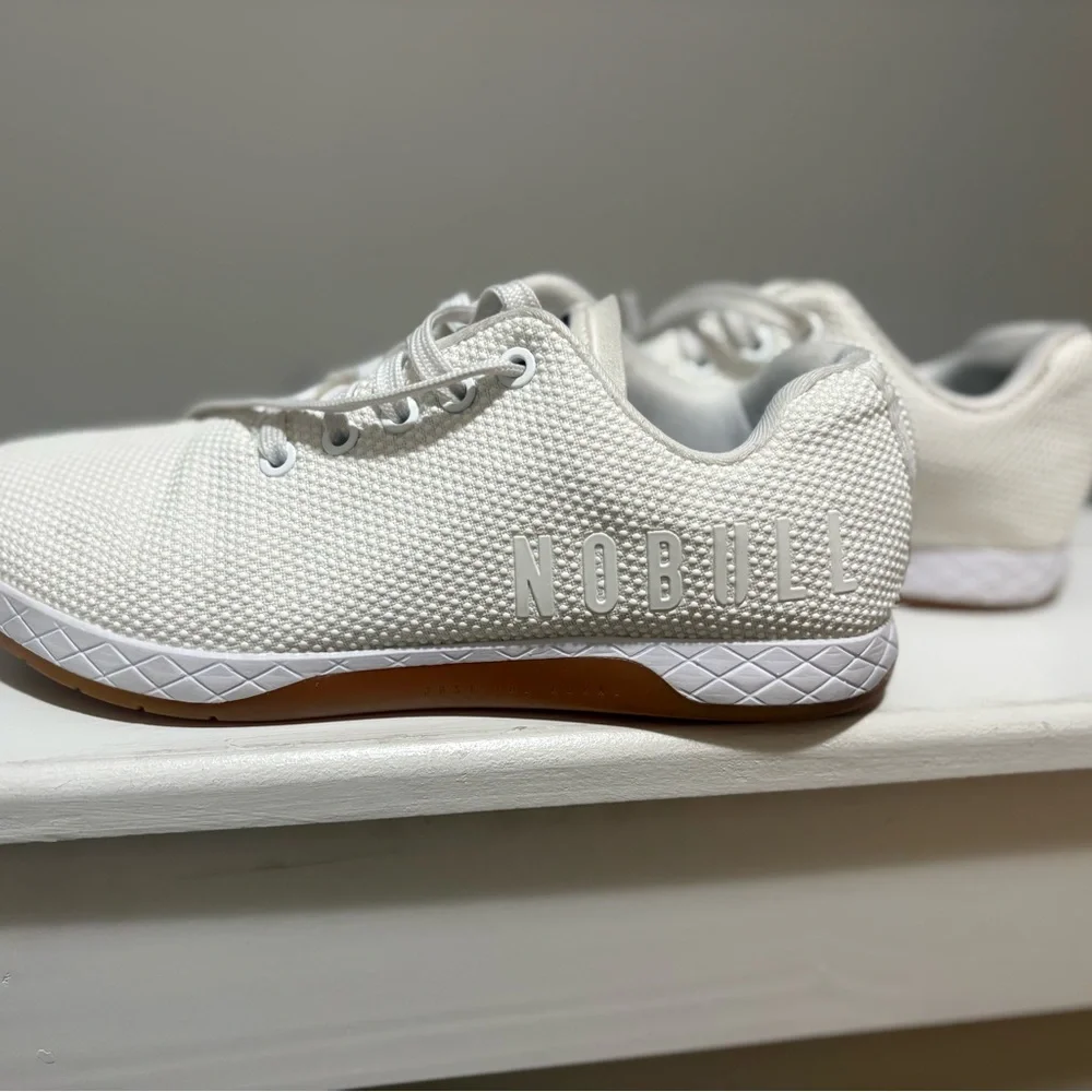 NOBULL White Knit Trainer with Gum-Toned Sole M7 W8.5 - Picture 5 of 5